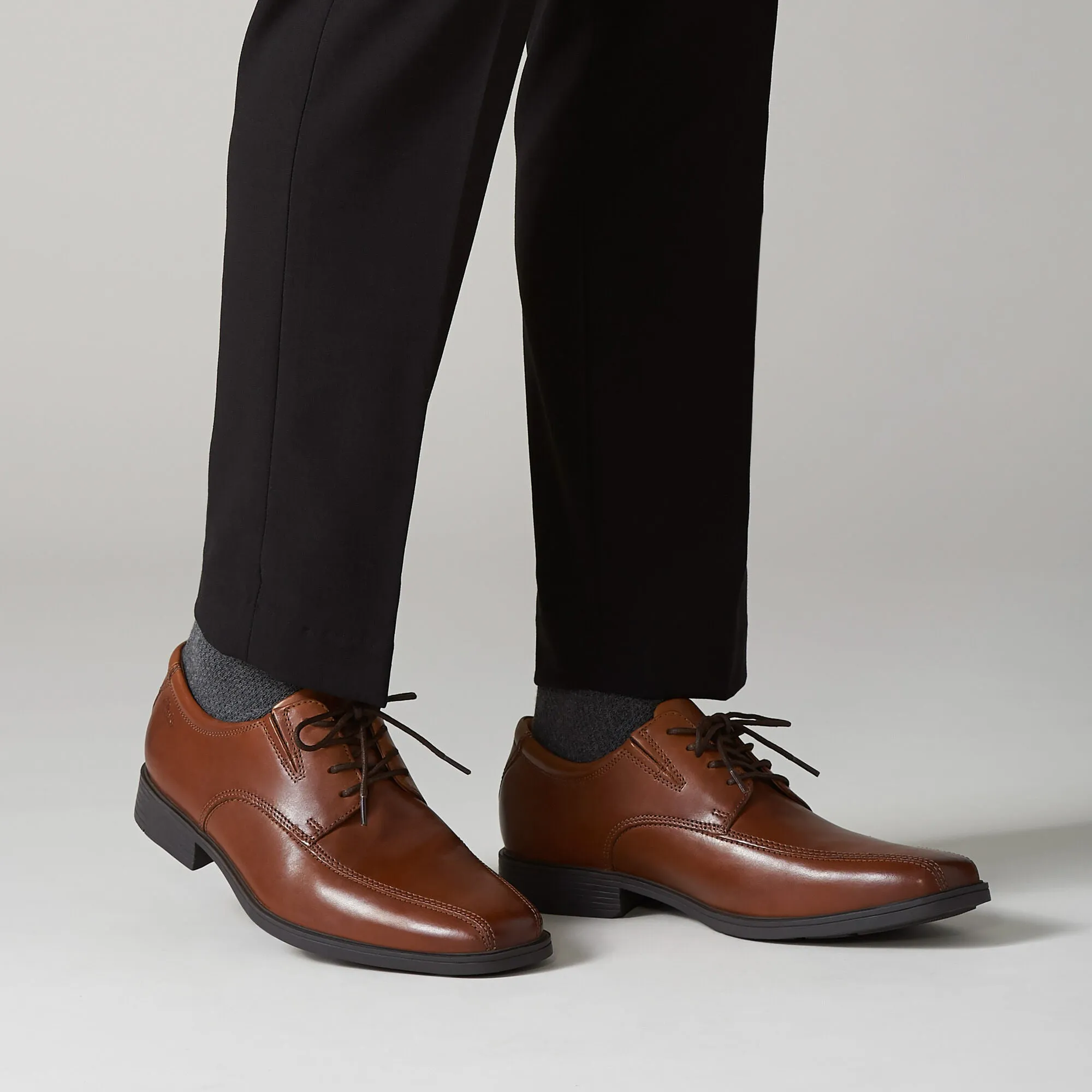 Clarks Tilden Walk Dark Tan Leather