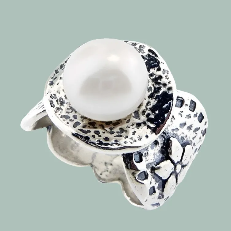 Sterling Silver ring for woman with a Pearl